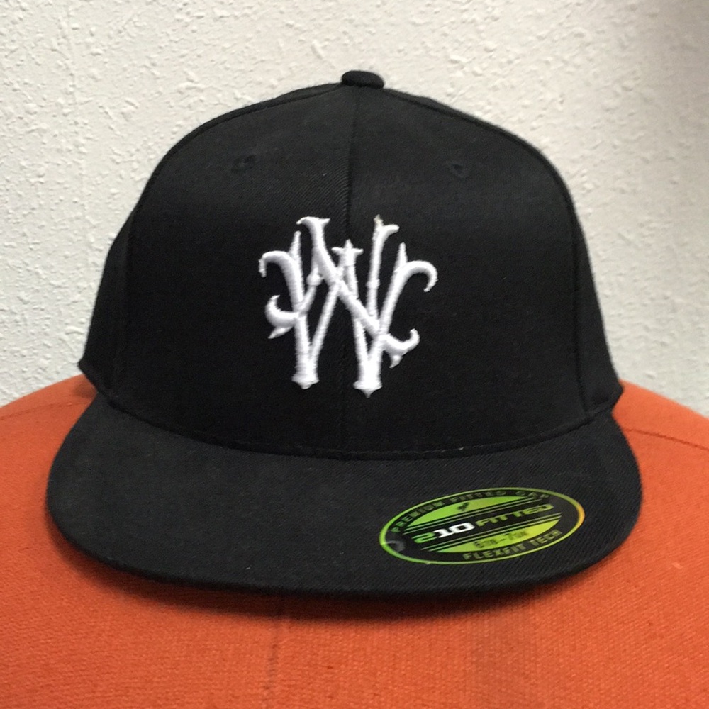NW originals 210 fitted 6 7/8-7 1/4 hat